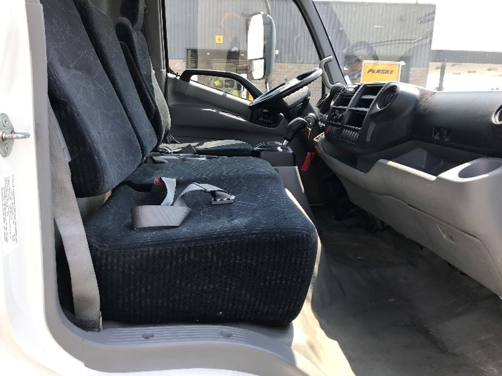 Medium Duty Box Truck-Light and Medium Duty Trucks-Hino-2020-195-Saint Laurent-PQ-231,442\n\t\tkm-$ 56,500 - Image 22