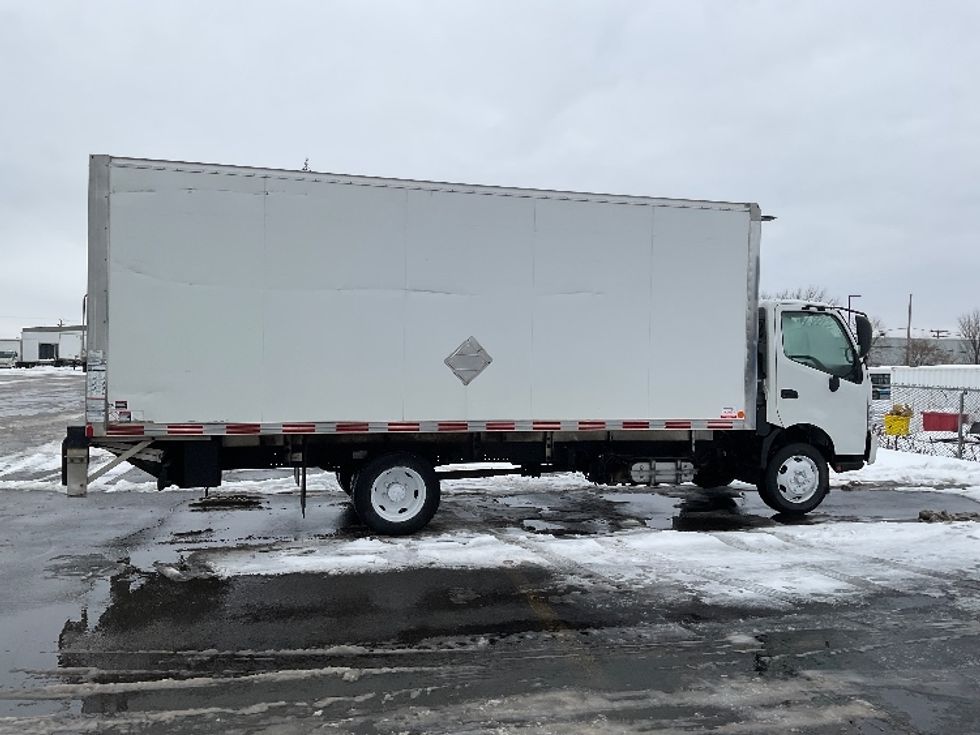 Medium Duty Box Truck-Light and Medium Duty Trucks-Hino-2020-195-Saint Laurent-PQ-235,802\n\t\tkm-$ 55,000 - Image 15