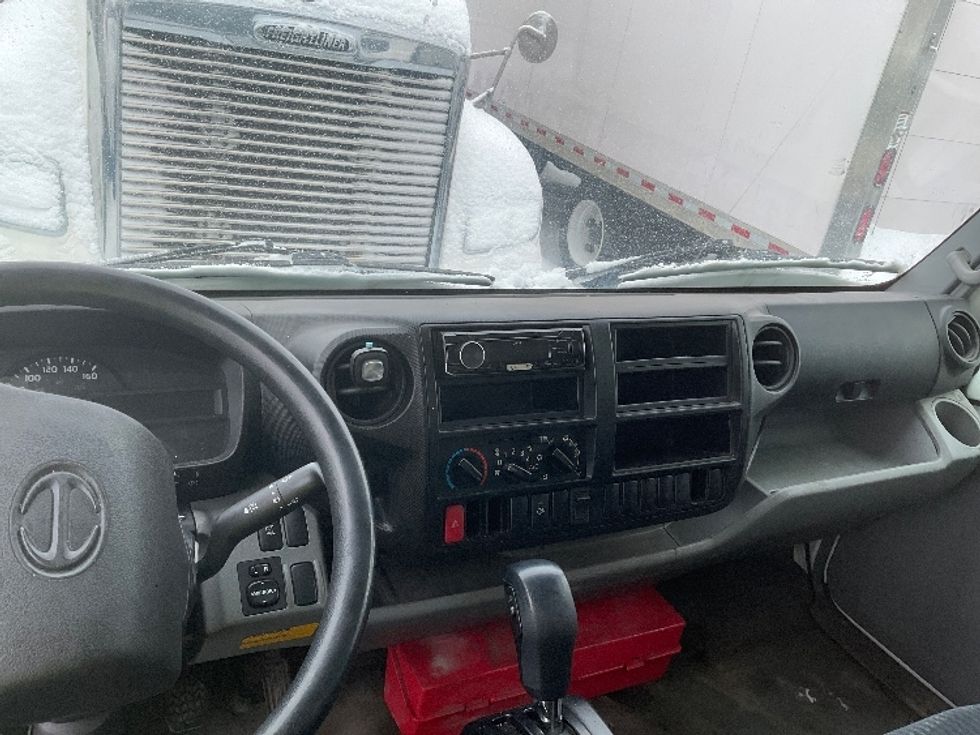 Medium Duty Box Truck-Light and Medium Duty Trucks-Hino-2020-195-Saint Laurent-PQ-235,802\n\t\tkm-$ 55,000 - Image 17