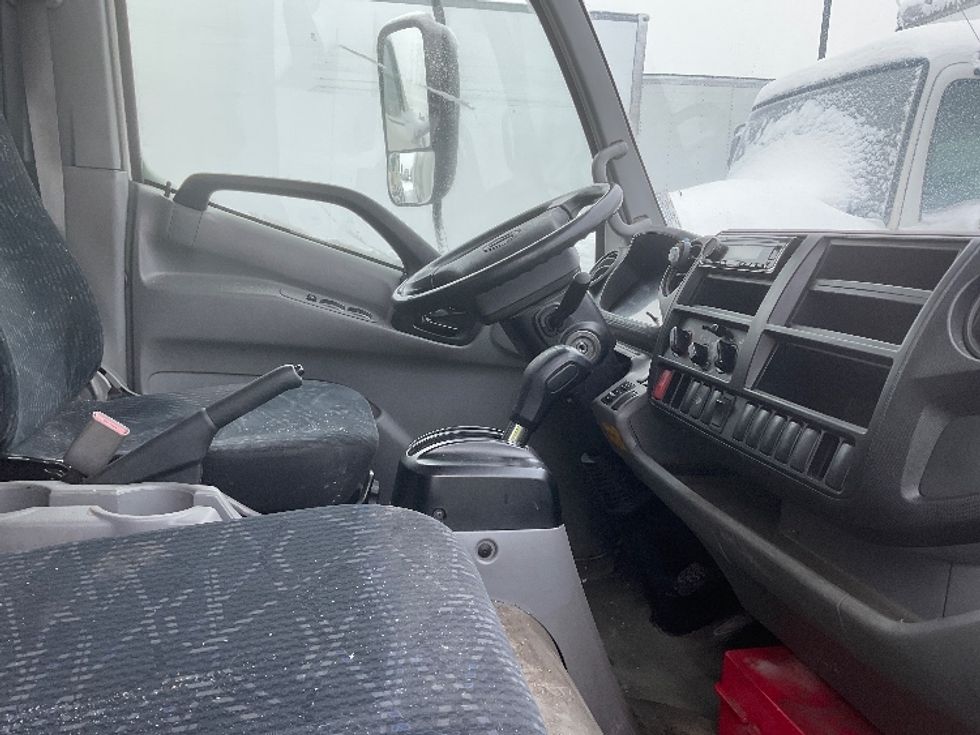 Medium Duty Box Truck-Light and Medium Duty Trucks-Hino-2020-195-Saint Laurent-PQ-235,802\n\t\tkm-$ 55,000 - Image 21