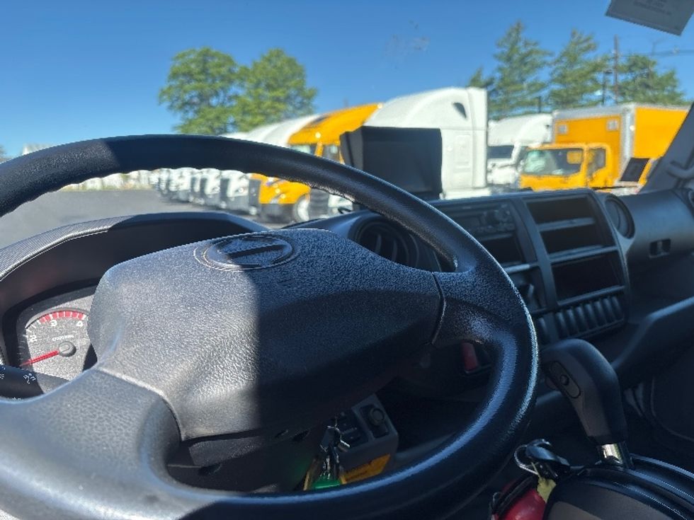 Medium Duty Box Truck-Light and Medium Duty Trucks-Hino-2020-195-South Plainfield-NJ-118,808\n\t\tmiles-$ 40,750 - Image 17