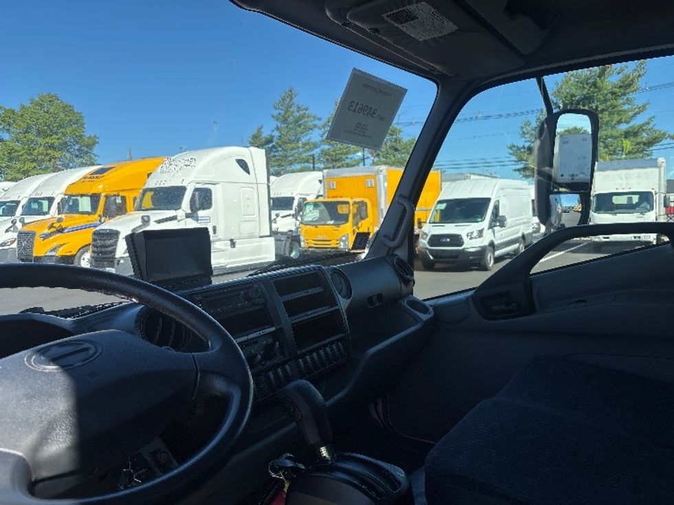 Medium Duty Box Truck-Light and Medium Duty Trucks-Hino-2020-195-South Plainfield-NJ-118,808\n\t\tmiles-$ 40,750 - Image 18