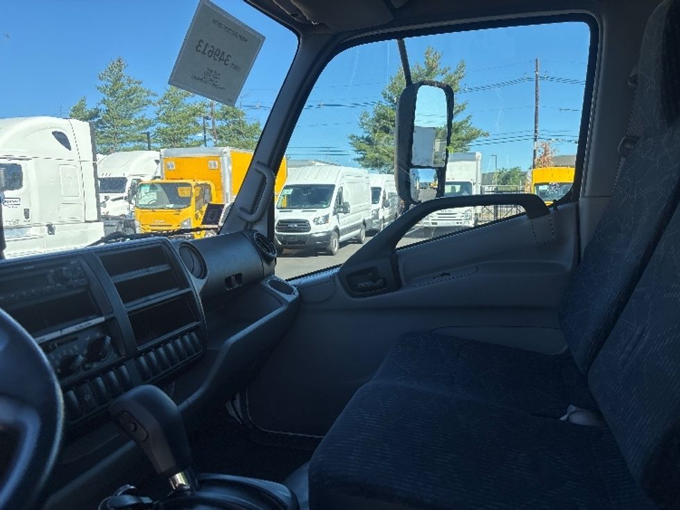 Medium Duty Box Truck-Light and Medium Duty Trucks-Hino-2020-195-South Plainfield-NJ-118,808\n\t\tmiles-$ 40,750 - Image 19