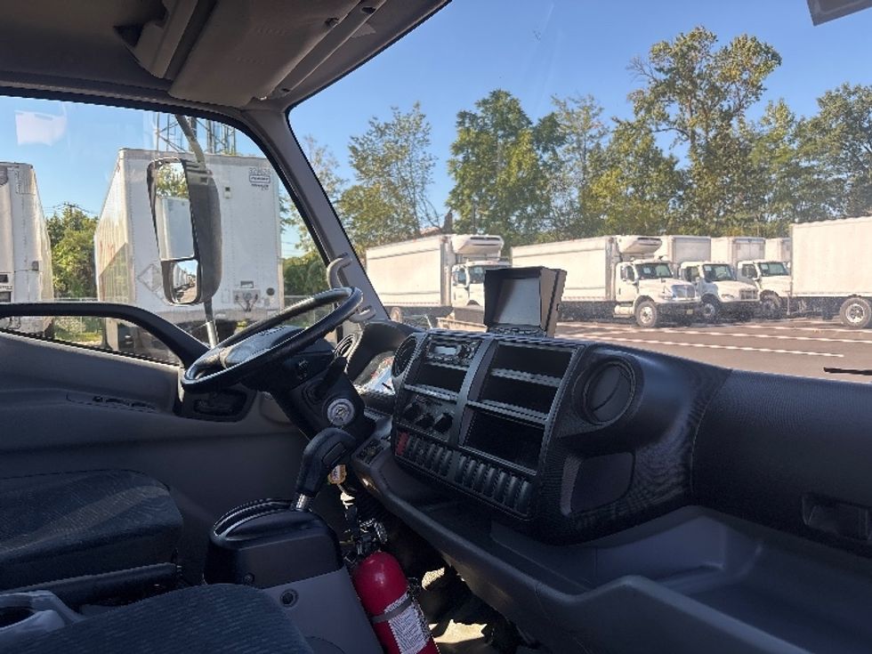 Medium Duty Box Truck-Light and Medium Duty Trucks-Hino-2020-195-South Plainfield-NJ-118,808\n\t\tmiles-$ 40,750 - Image 22