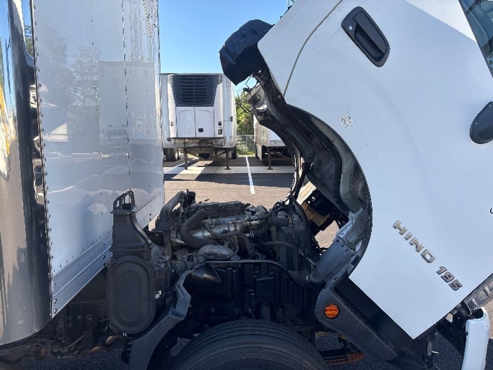 Medium Duty Box Truck-Light and Medium Duty Trucks-Hino-2020-195-South Plainfield-NJ-118,808\n\t\tmiles-$ 40,750 - Image 23