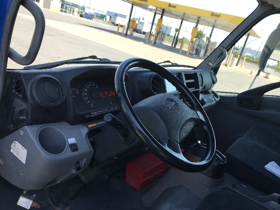 Medium Duty Box Truck-Light and Medium Duty Trucks-Hino-2020-195-Ste-Foy-PQ-115,849\n\t\tkm-$ 66,750 - Image 16