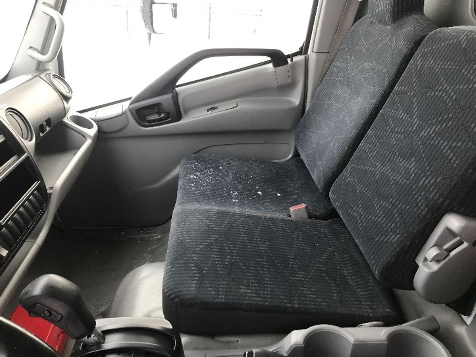 Medium Duty Box Truck-Light and Medium Duty Trucks-Hino-2020-195-Ste-Foy-PQ-194,436\n\t\tkm-$ 60,000 - Image 19