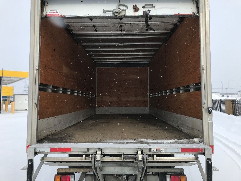 Medium Duty Box Truck-Light and Medium Duty Trucks-Hino-2020-195-Ste-Foy-PQ-194,436\n\t\tkm-$ 60,000 - Image 8