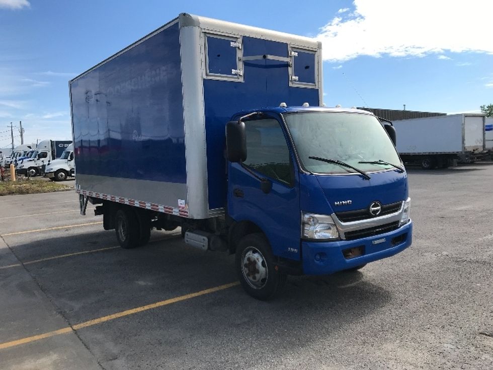 Medium Duty Box Truck-Light and Medium Duty Trucks-Hino-2020-195-Ste-Foy-PQ-203,253\n\t\tkm-$ 58,500 - Image 1