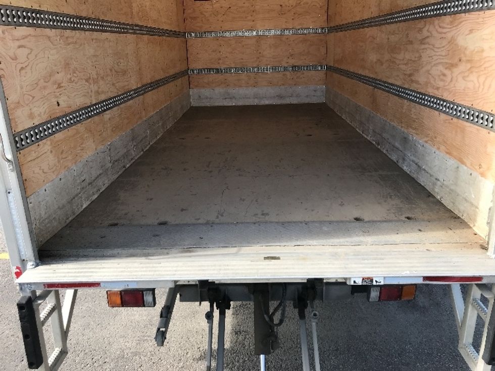 Medium Duty Box Truck-Light and Medium Duty Trucks-Hino-2020-195-Ste-Foy-PQ-203,253\n\t\tkm-$ 58,500 - Image 10