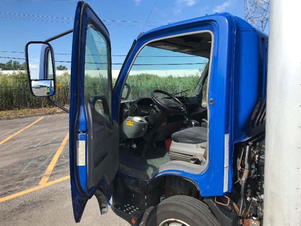 Medium Duty Box Truck-Light and Medium Duty Trucks-Hino-2020-195-Ste-Foy-PQ-203,253\n\t\tkm-$ 58,500 - Image 16