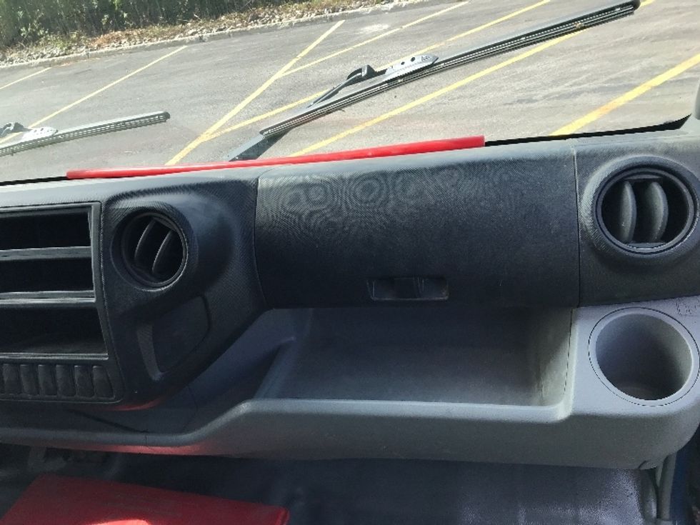 Medium Duty Box Truck-Light and Medium Duty Trucks-Hino-2020-195-Ste-Foy-PQ-203,253\n\t\tkm-$ 58,500 - Image 21