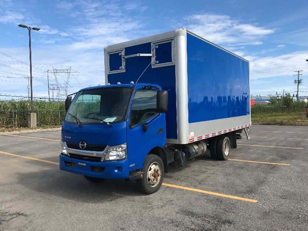 Medium Duty Box Truck-Light and Medium Duty Trucks-Hino-2020-195-Ste-Foy-PQ-203,253\n\t\tkm-$ 58,500 - Image 3