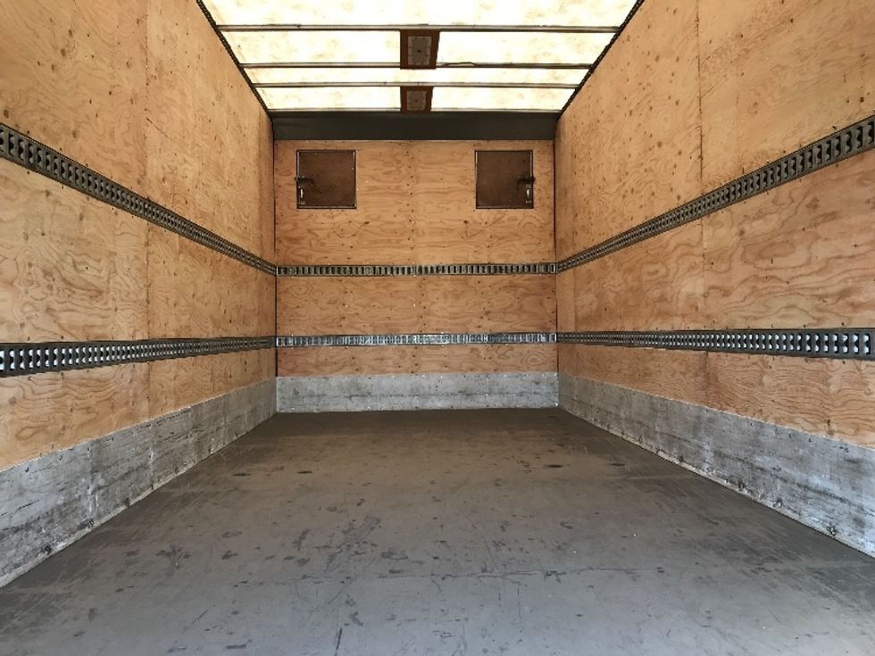 Medium Duty Box Truck-Light and Medium Duty Trucks-Hino-2020-195-Ste-Foy-PQ-203,253\n\t\tkm-$ 58,500 - Image 8