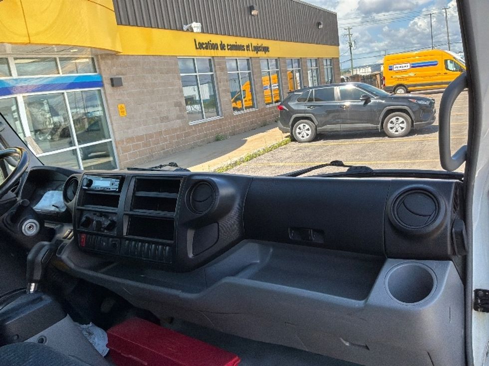 Medium Duty Box Truck-Light and Medium Duty Trucks-Hino-2020-195-Ste-Foy-PQ-209,763\n\t\tkm-$ 44,000 - Image 21