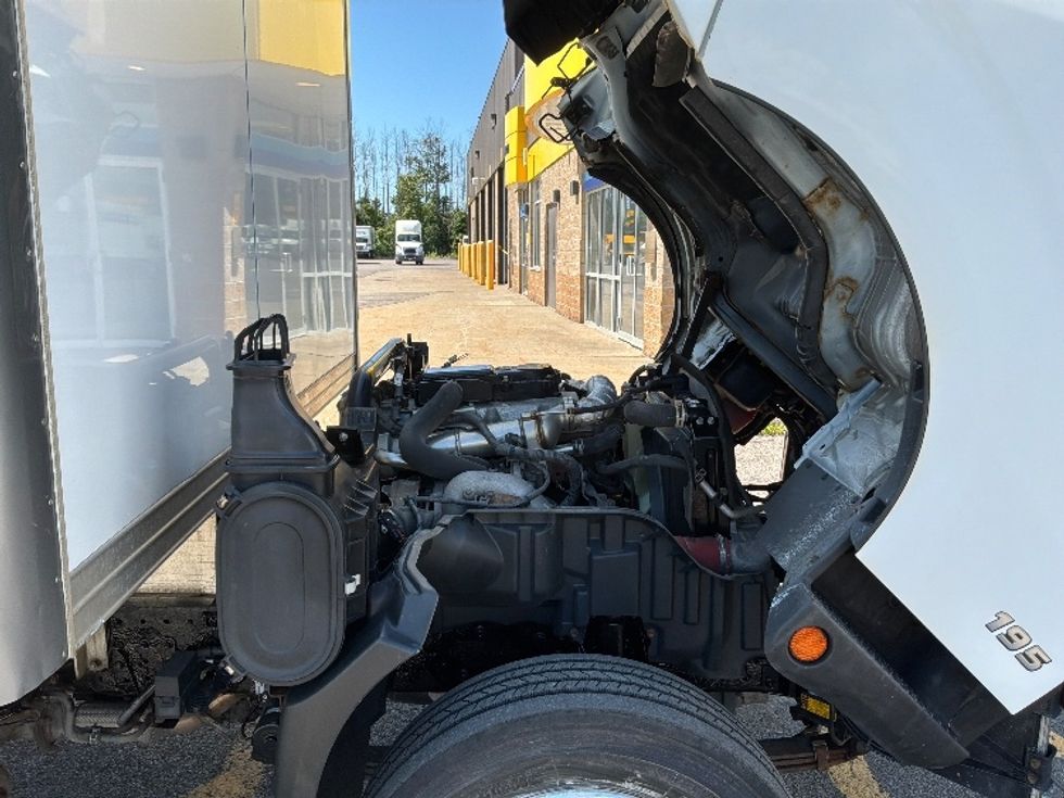 Medium Duty Box Truck-Light and Medium Duty Trucks-Hino-2020-195-Ste-Foy-PQ-209,763\n\t\tkm-$ 44,000 - Image 23