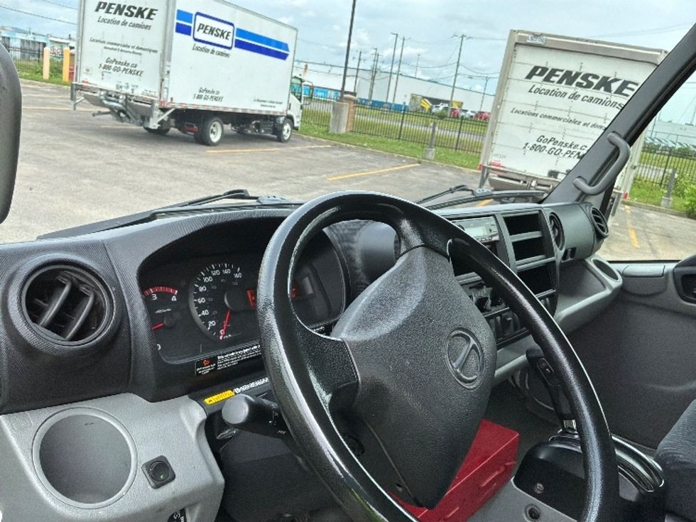 Medium Duty Box Truck-Light and Medium Duty Trucks-Hino-2020-195-Ste-Foy-PQ-222,535\n\t\tkm-$ 44,250 - Image 17