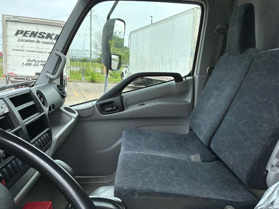 Medium Duty Box Truck-Light and Medium Duty Trucks-Hino-2020-195-Ste-Foy-PQ-222,535\n\t\tkm-$ 44,250 - Image 19