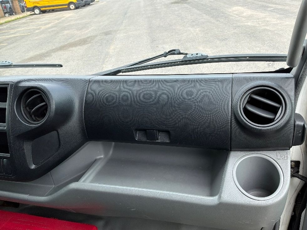 Medium Duty Box Truck-Light and Medium Duty Trucks-Hino-2020-195-Ste-Foy-PQ-222,535\n\t\tkm-$ 44,250 - Image 21