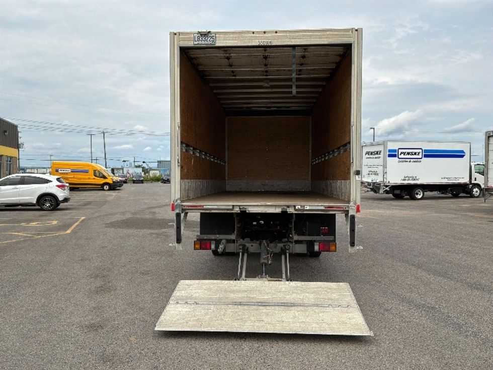 Medium Duty Box Truck-Light and Medium Duty Trucks-Hino-2020-195-Ste-Foy-PQ-222,535\n\t\tkm-$ 44,250 - Image 9