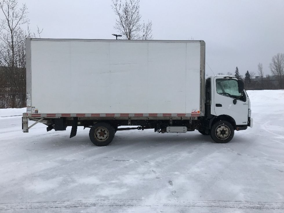 Medium Duty Box Truck-Light and Medium Duty Trucks-Hino-2020-195-Ste-Foy-PQ-225,815\n\t\tkm-$ 57,000 - Image 15