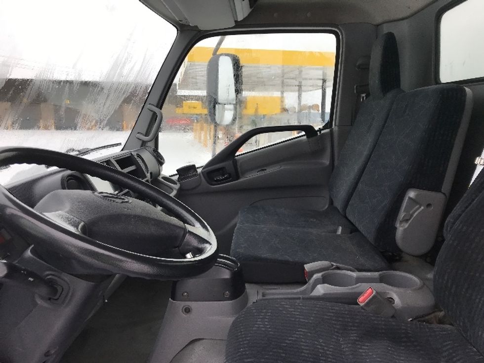 Medium Duty Box Truck-Light and Medium Duty Trucks-Hino-2020-195-Ste-Foy-PQ-225,815\n\t\tkm-$ 57,000 - Image 19