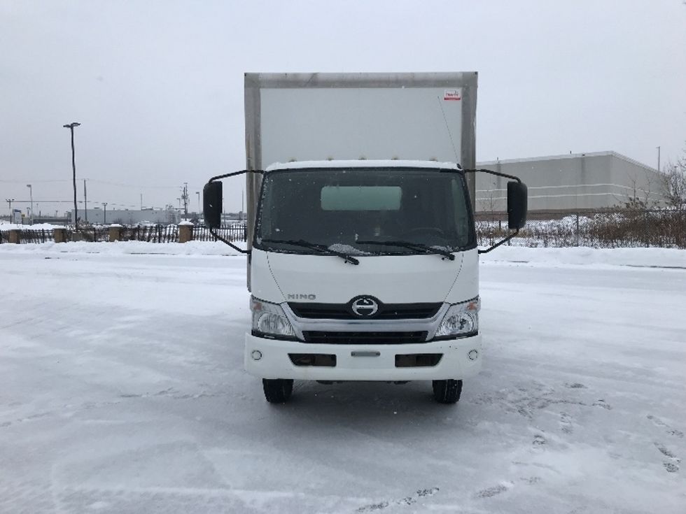 Medium Duty Box Truck-Light and Medium Duty Trucks-Hino-2020-195-Ste-Foy-PQ-225,815\n\t\tkm-$ 57,000 - Image 2
