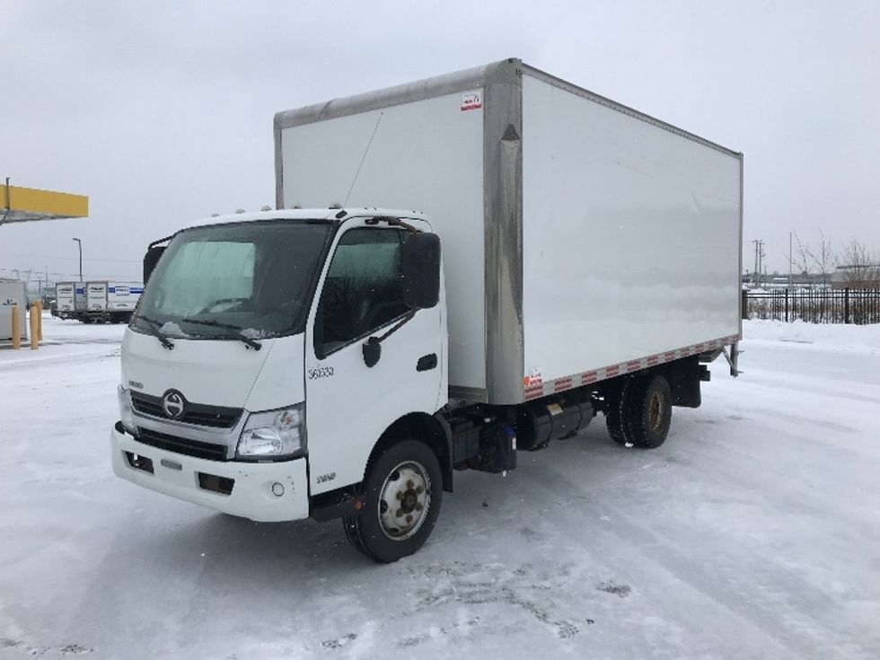 Medium Duty Box Truck-Light and Medium Duty Trucks-Hino-2020-195-Ste-Foy-PQ-225,815\n\t\tkm-$ 57,000 - Image 3