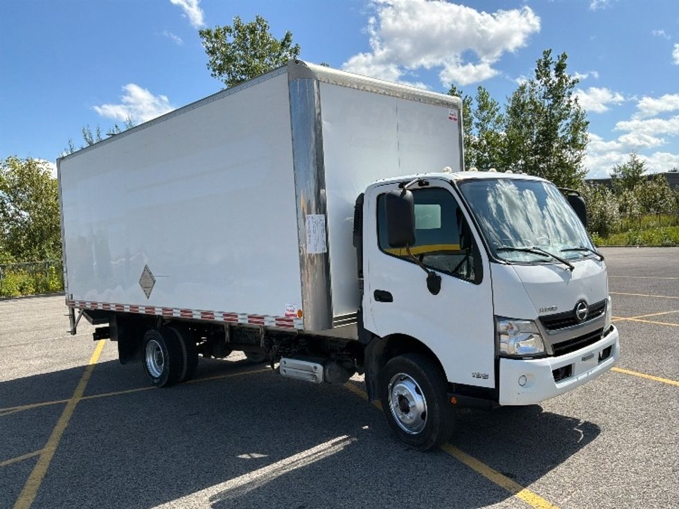 Medium Duty Box Truck-Light and Medium Duty Trucks-Hino-2020-195-Ste-Foy-PQ-256,941\n\t\tkm-$ 37,750 - Image 1