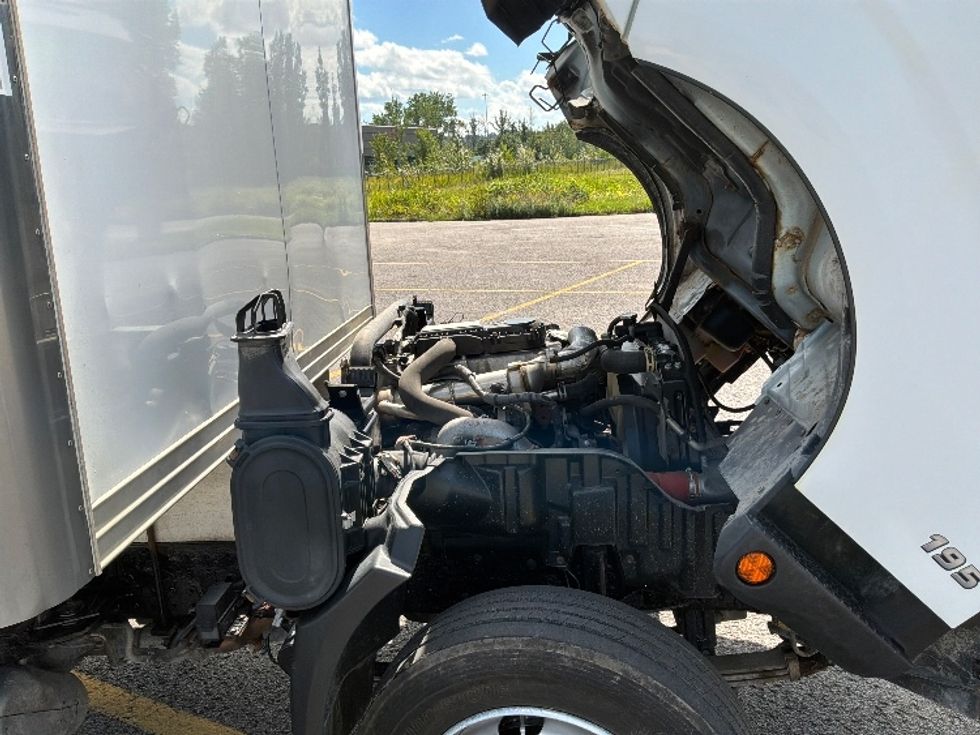 Medium Duty Box Truck-Light and Medium Duty Trucks-Hino-2020-195-Ste-Foy-PQ-256,941\n\t\tkm-$ 37,750 - Image 24