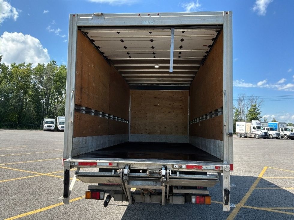 Medium Duty Box Truck-Light and Medium Duty Trucks-Hino-2020-195-Ste-Foy-PQ-256,941\n\t\tkm-$ 37,750 - Image 8