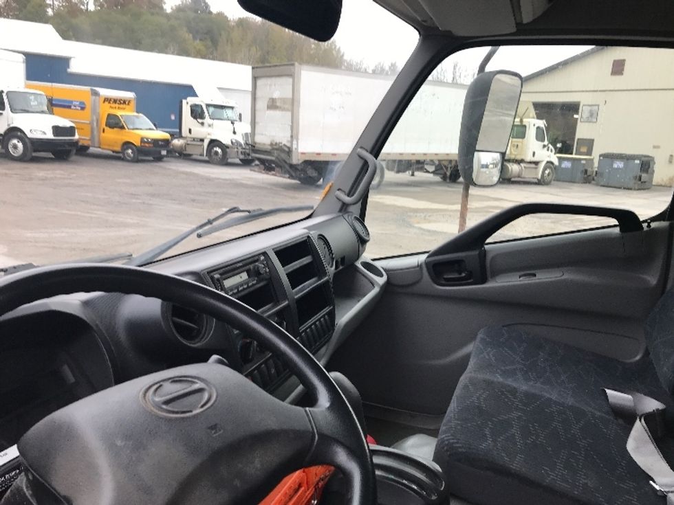 Medium Duty Box Truck-Light and Medium Duty Trucks-Hino-2020-195-Whitesboro-NY-173,077\n\t\tmiles-$ 28,000 - Image 16