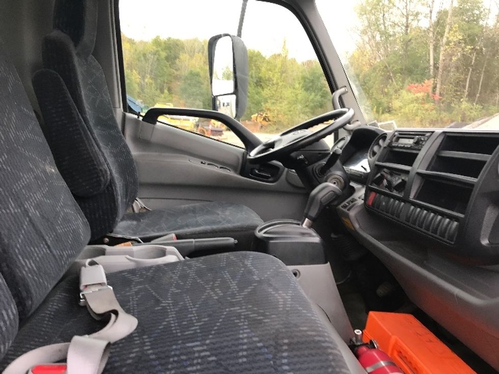 Medium Duty Box Truck-Light and Medium Duty Trucks-Hino-2020-195-Whitesboro-NY-173,077\n\t\tmiles-$ 28,000 - Image 21