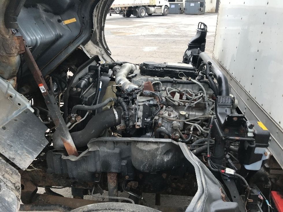 Medium Duty Box Truck-Light and Medium Duty Trucks-Hino-2020-195-Whitesboro-NY-173,077\n\t\tmiles-$ 28,000 - Image 23