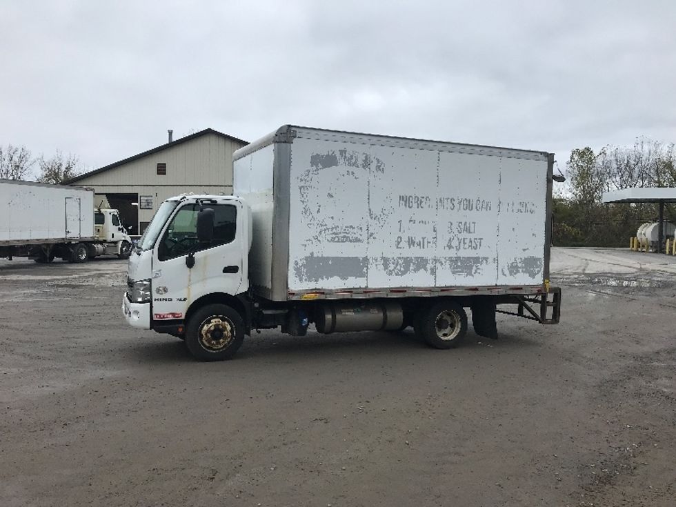 Medium Duty Box Truck-Light and Medium Duty Trucks-Hino-2020-195-Whitesboro-NY-173,077\n\t\tmiles-$ 28,000 - Image 4