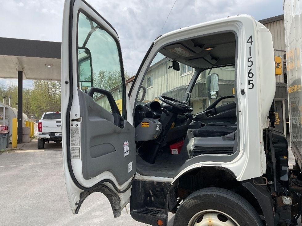 Medium Duty Box Truck-Light and Medium Duty Trucks-Hino-2020-195-Whitesboro-NY-80,022\n\t\tmiles-$ 40,500 - Image 16