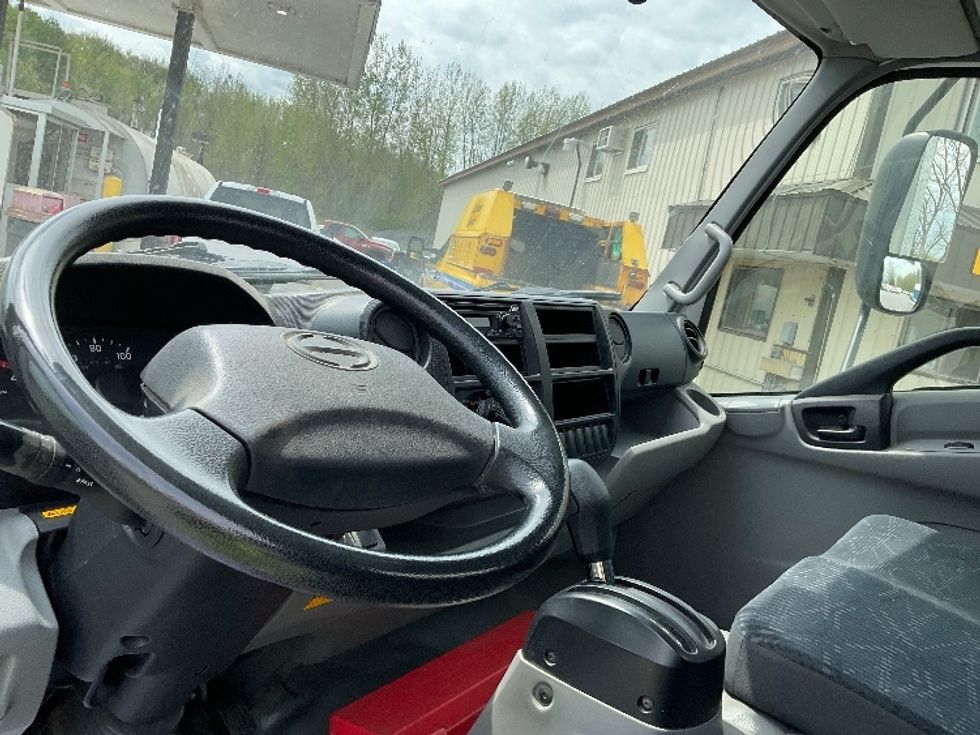 Medium Duty Box Truck-Light and Medium Duty Trucks-Hino-2020-195-Whitesboro-NY-80,022\n\t\tmiles-$ 40,500 - Image 17