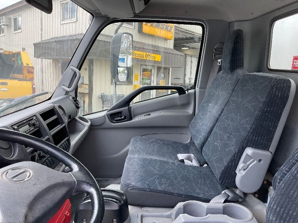 Medium Duty Box Truck-Light and Medium Duty Trucks-Hino-2020-195-Whitesboro-NY-80,022\n\t\tmiles-$ 40,500 - Image 19
