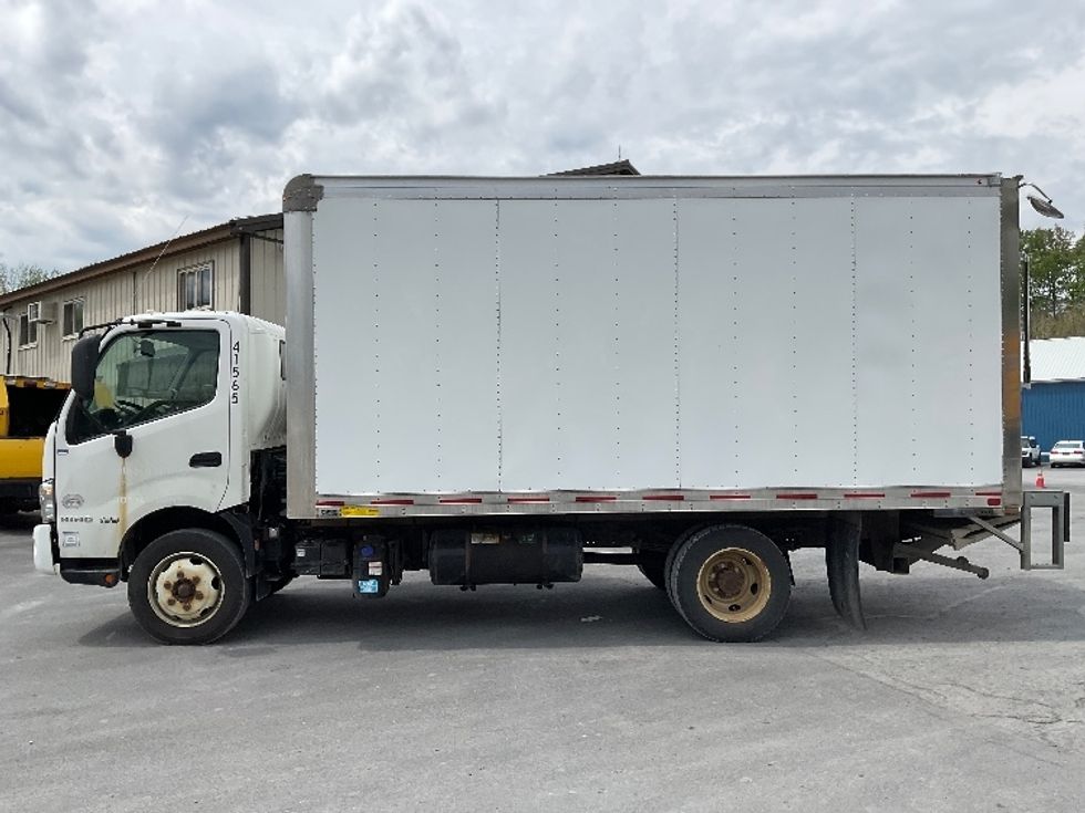 Medium Duty Box Truck-Light and Medium Duty Trucks-Hino-2020-195-Whitesboro-NY-80,022\n\t\tmiles-$ 40,500 - Image 4