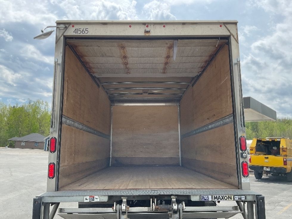 Medium Duty Box Truck-Light and Medium Duty Trucks-Hino-2020-195-Whitesboro-NY-80,022\n\t\tmiles-$ 40,500 - Image 8