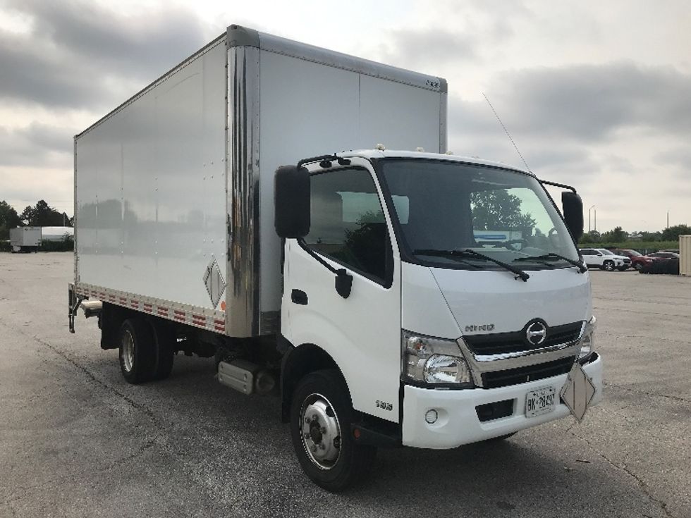 Medium Duty Box Truck-Light and Medium Duty Trucks-Hino-2020-195-Windsor-ON-195,657\n\t\tkm-$ 50,500 - Image 1