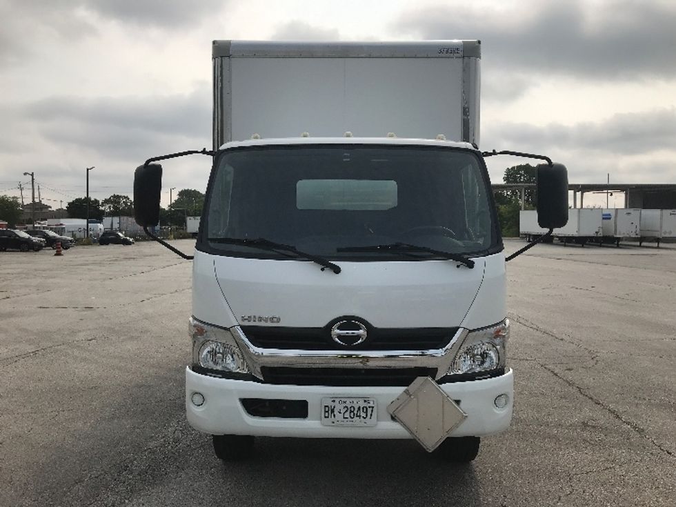 Medium Duty Box Truck-Light and Medium Duty Trucks-Hino-2020-195-Windsor-ON-195,657\n\t\tkm-$ 50,500 - Image 2