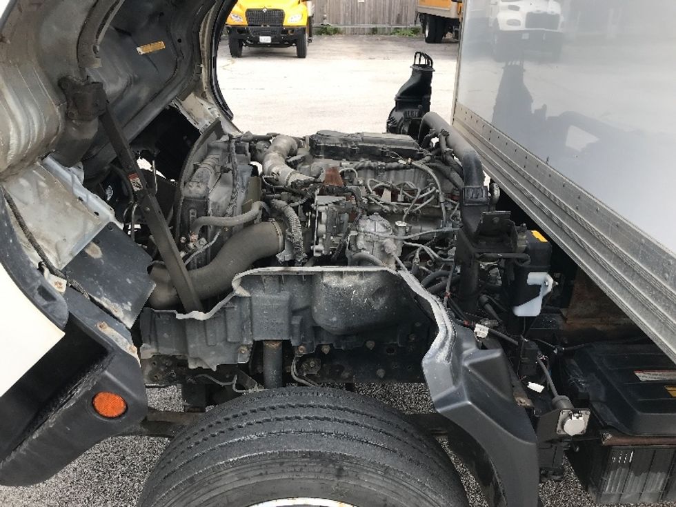 Medium Duty Box Truck-Light and Medium Duty Trucks-Hino-2020-195-Windsor-ON-195,657\n\t\tkm-$ 50,500 - Image 24