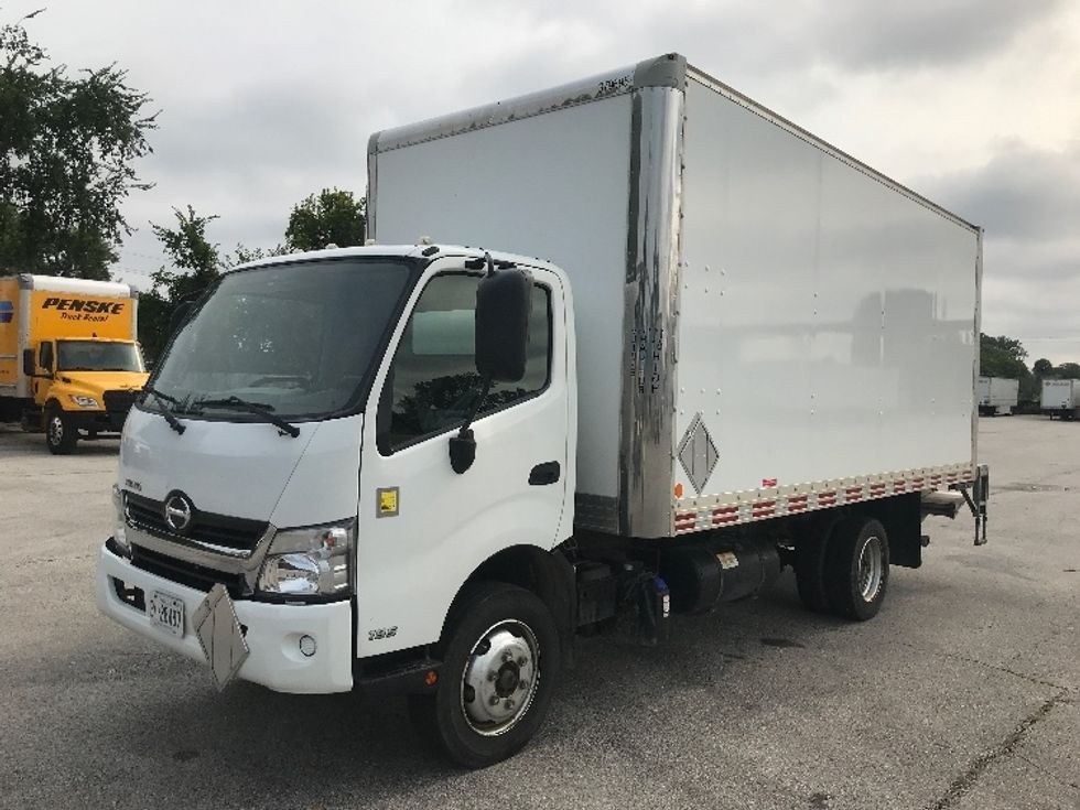 Medium Duty Box Truck-Light and Medium Duty Trucks-Hino-2020-195-Windsor-ON-195,657\n\t\tkm-$ 50,500 - Image 3