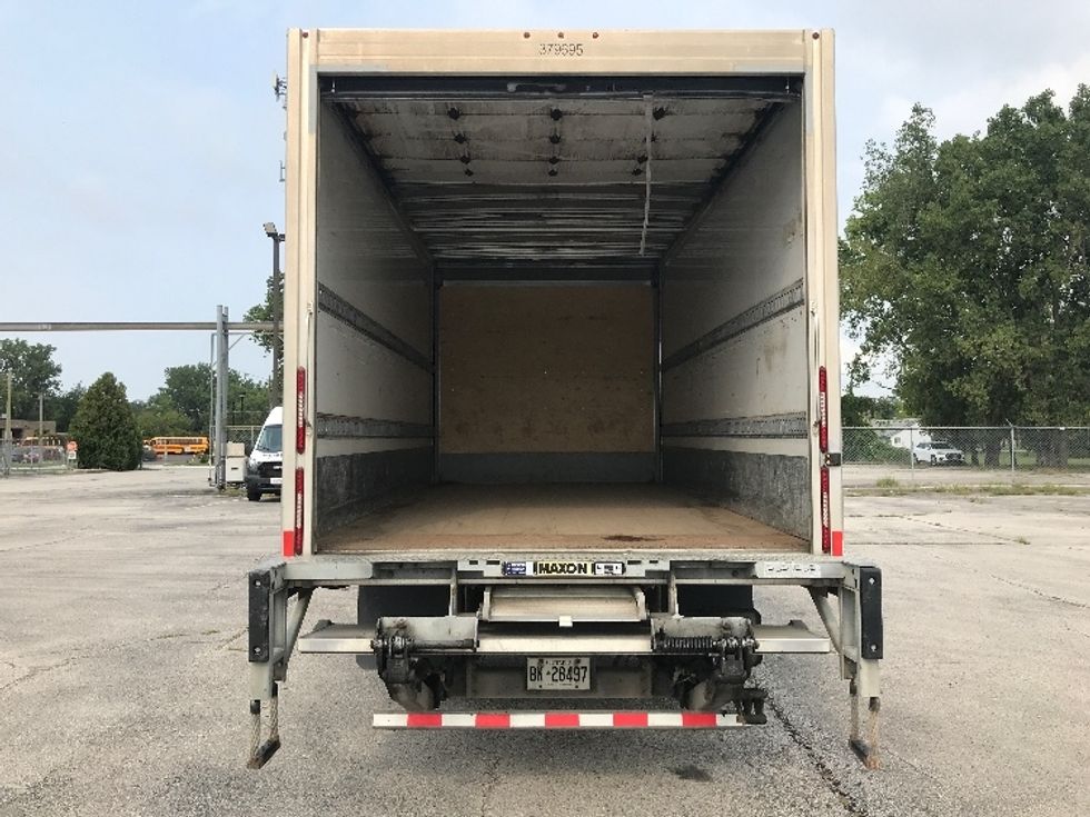 Medium Duty Box Truck-Light and Medium Duty Trucks-Hino-2020-195-Windsor-ON-195,657\n\t\tkm-$ 50,500 - Image 8
