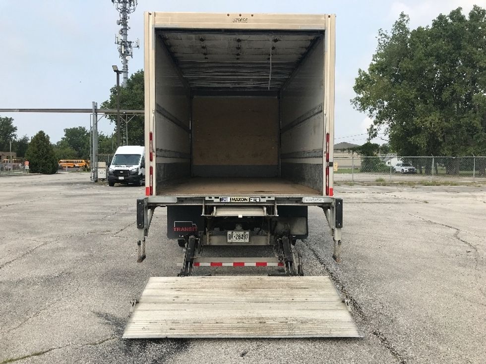 Medium Duty Box Truck-Light and Medium Duty Trucks-Hino-2020-195-Windsor-ON-195,657\n\t\tkm-$ 50,500 - Image 9