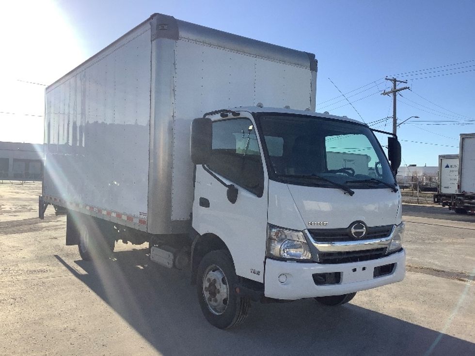 Medium Duty Box Truck-Light and Medium Duty Trucks-Hino-2020-195-Winnipeg-MB-285,408\n\t\tkm-$ 44,500 - Image 1