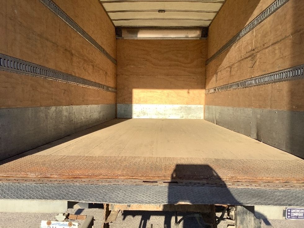 Medium Duty Box Truck-Light and Medium Duty Trucks-Hino-2020-195-Winnipeg-MB-285,408\n\t\tkm-$ 44,500 - Image 10