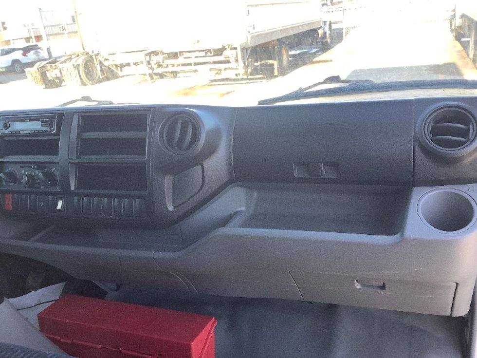 Medium Duty Box Truck-Light and Medium Duty Trucks-Hino-2020-195-Winnipeg-MB-285,408\n\t\tkm-$ 44,500 - Image 21