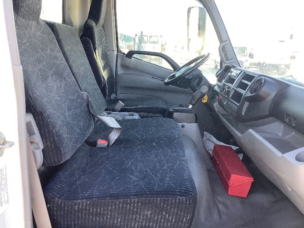 Medium Duty Box Truck-Light and Medium Duty Trucks-Hino-2020-195-Winnipeg-MB-285,408\n\t\tkm-$ 44,500 - Image 22